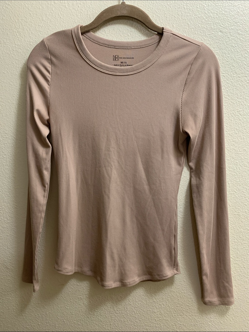 No Boundaries XS Ribbed Crew Neck Top Curved Hem
